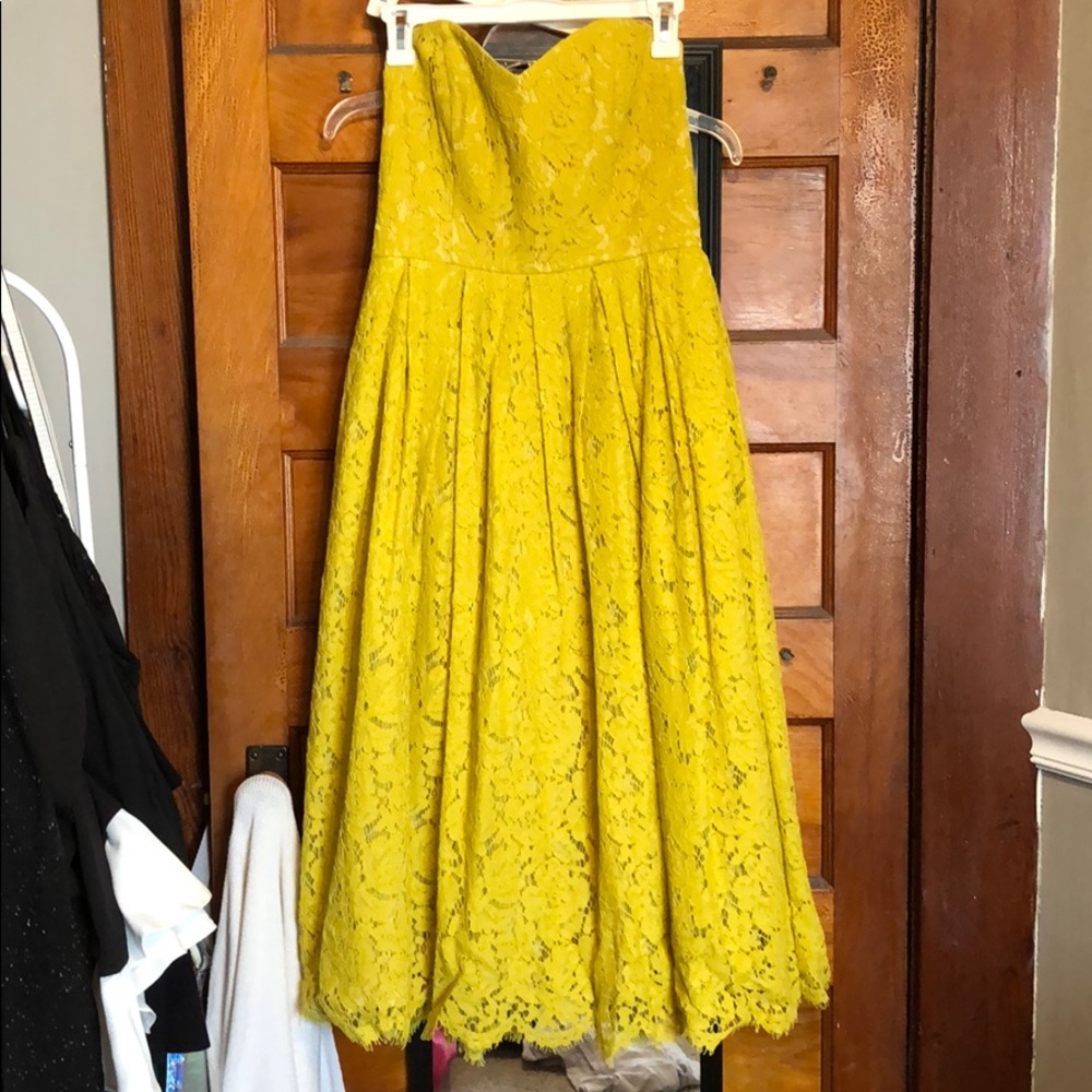 BEAUTIFUL MID LENGTH DRESS